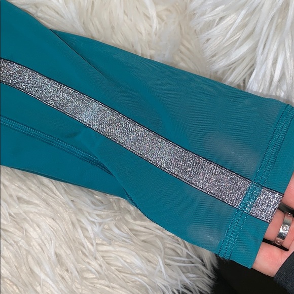 Victoria’s Secret Victoria sport set s/m NWT - Picture 7 of 8